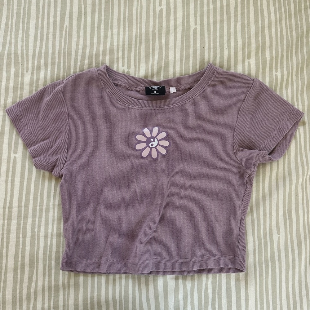 pacsun purple flower crop tee